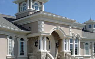 Архитектурные элементы фасада дома и лепнина