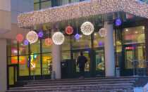 Новогоднее оформление фасадов зданий