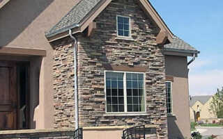 Отделка фасадов частных домов: виды и способы монтажа