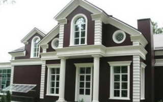 Украшение наружных стен дома декоративными элементами