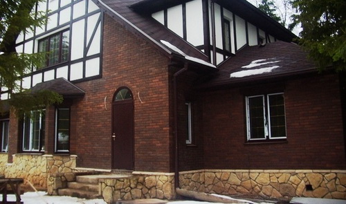 Окраска кирпичного фасада итог