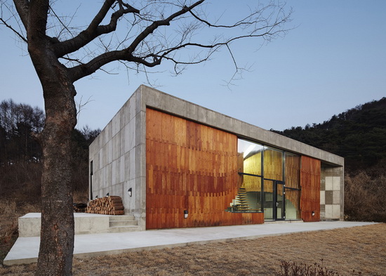 Отделка фасада дома деревом 3