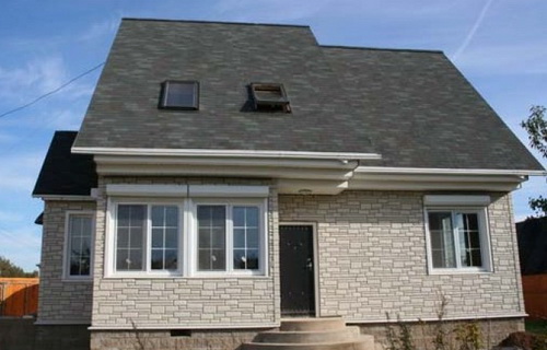 Отделка фасада дома сайдингом цокольный 1