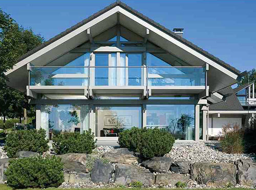 Стеклянный фасад частного дома