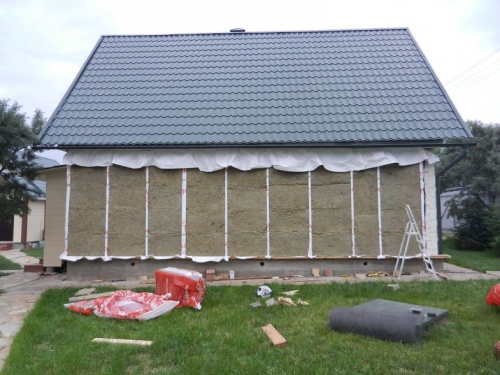 Утепление дома из бревна минвата