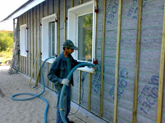 Утепление стен брусового дома снаружи эковатой 5