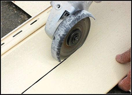 чем резать виниловый сайдинг