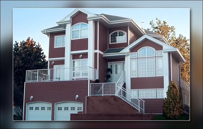 Эффектный дизайн фасада, основанный на контрастных цветах облицовки