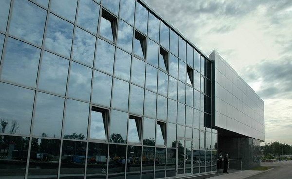 Фасад витражный традиционной стоечно-ригельной системы