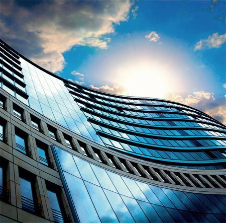 фасад жилого многоэтажного дома