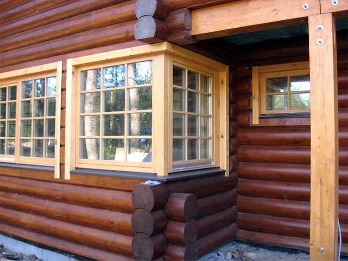 Клееный брус – отличный материал для изготовления окон