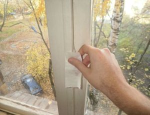 Многие недооценивают реальную пользу от утепления окон, а она очень и очень велика