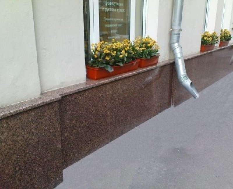 фото цоколя из керамогранита