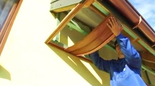 обшивка карниза сайдингом