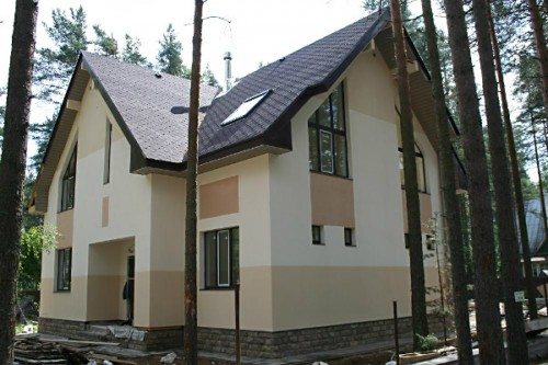 отделка фасада дома декоративной штукатуркой
