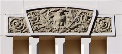 отделка фасадов лепниной