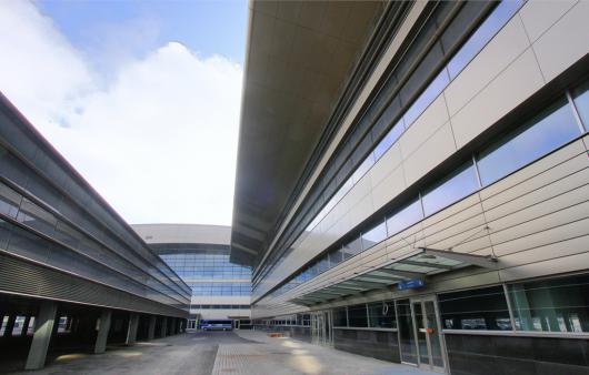 фасад из нержавеющей стали