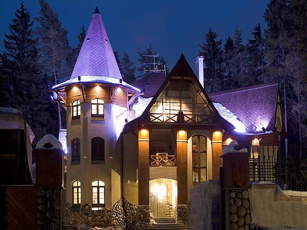 подсветка фасада коттеджа