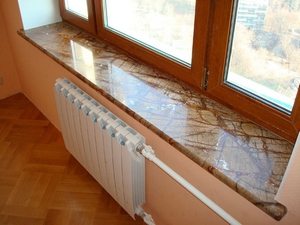 Позаботьтесь, чтобы подоконник не накрывал батарею