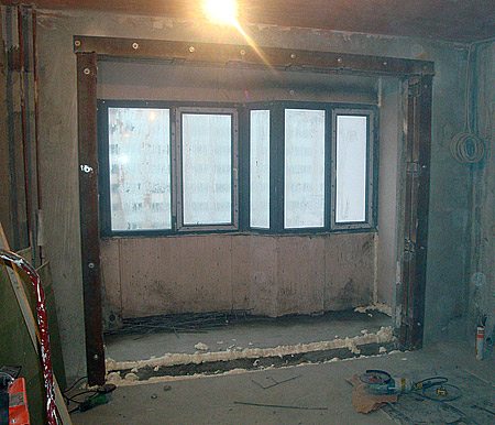Пример помещения после демонтажа подоконного блока