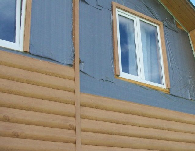 Продольное соединение сайдинга Н-планкой