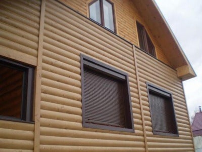 монтаж винилового сайдинга Блок Хаус