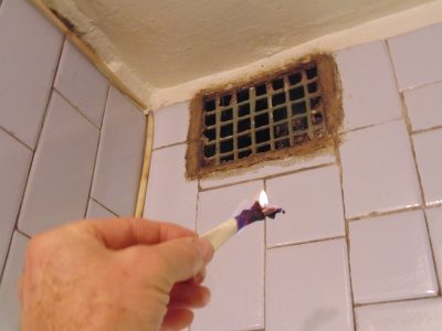 Проверка своими руками вентканала подожженной бумагой
