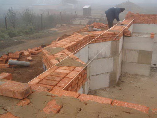 Стоимость кладки кирпича за куб - с материалами и без на строительстве дома 4