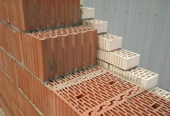 Теплая керамика - недостатки этого материала при кладке стен дома 2