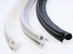 Уплотнитель стоит немного, и заменить его своими руками не составит никаких проблем