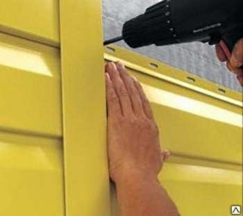 установка панелей из металлического блок хауса