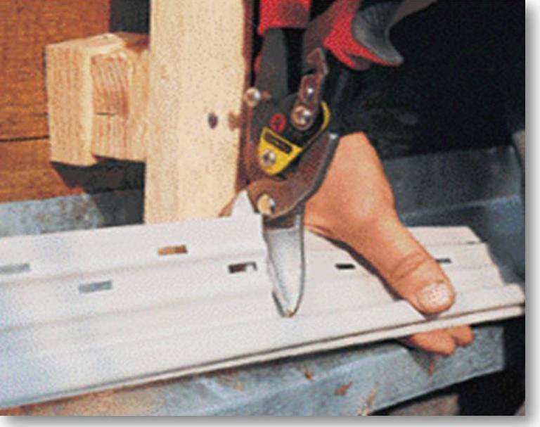 Все лишнее можно по месту подрезать ножницами